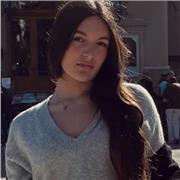 Daría Matemáticas y lengua, se me da bien explicar y hacer que me entiendan, daría clases a niños y niñas de 1 a 6 de primaria